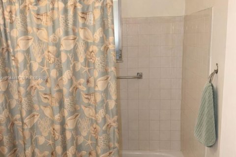 Immobilier commercial à vendre à Fort Lauderdale, Floride: 109.16 m2 № 2002270 - photo 23