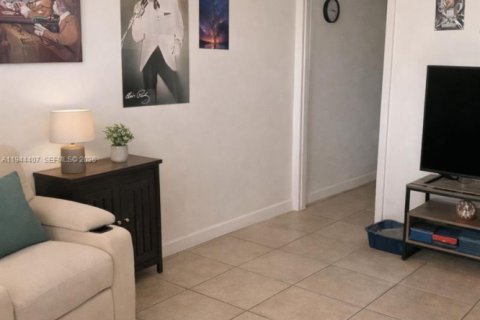 Immobilier commercial à vendre à Fort Lauderdale, Floride: 109.16 m2 № 2002270 - photo 18