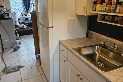 Immobilier commercial à vendre à Fort Lauderdale, Floride: 109.16 m2 № 2002270 - photo 10