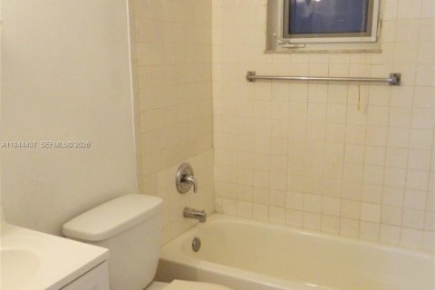 Immobilier commercial à vendre à Fort Lauderdale, Floride: 109.16 m2 № 2002270 - photo 22