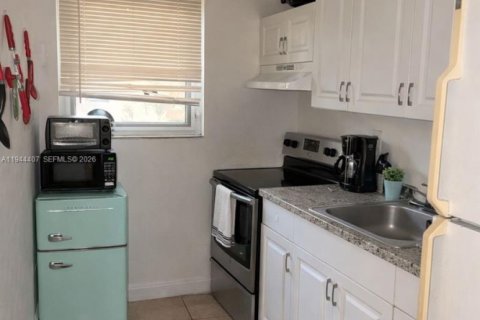 Immobilier commercial à vendre à Fort Lauderdale, Floride: 109.16 m2 № 2002270 - photo 20