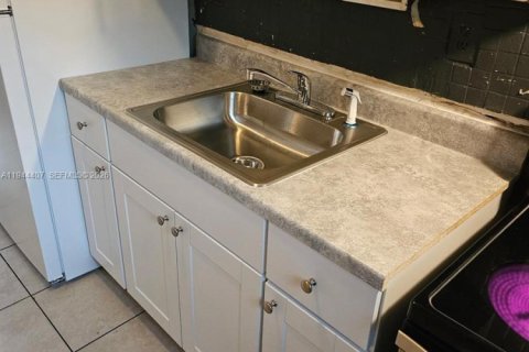 Immobilier commercial à vendre à Fort Lauderdale, Floride: 109.16 m2 № 2002270 - photo 9