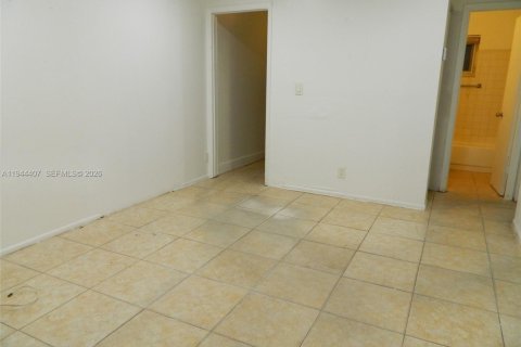 Commercial property in Fort Lauderdale, Florida 109.16 sq.m. № 2002270 - photo 5