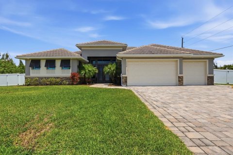 Casa en Port Charlotte, Florida 3 dormitorios, 199.46 m2 № 2124029