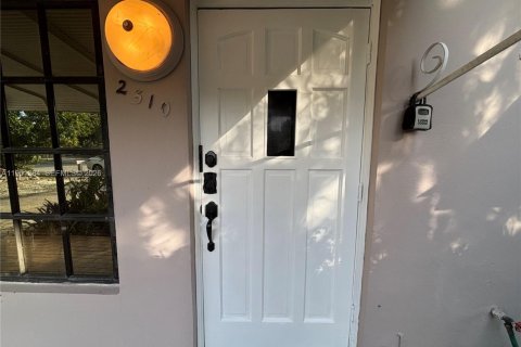 Casa en alquiler en Pompano Beach, Florida, 3 dormitorios, 119.19 m2 № 2008089 - foto 20