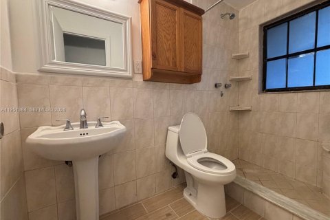 Casa en alquiler en Pompano Beach, Florida, 3 dormitorios, 119.19 m2 № 2008089 - foto 11