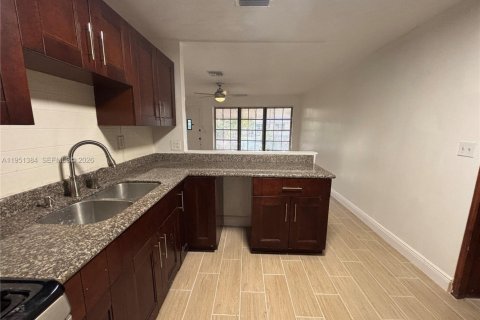 Casa en alquiler en Pompano Beach, Florida, 3 dormitorios, 119.19 m2 № 2008089 - foto 3