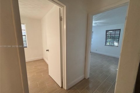 Casa en alquiler en Pompano Beach, Florida, 3 dormitorios, 119.19 m2 № 2008089 - foto 10