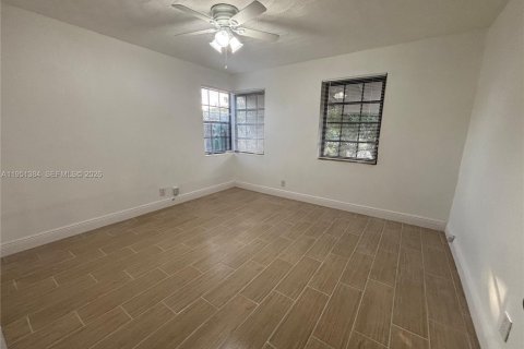 Casa en alquiler en Pompano Beach, Florida, 3 dormitorios, 119.19 m2 № 2008089 - foto 13