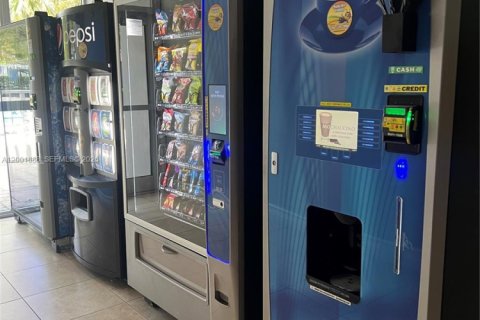 Снять в аренду кондоминиум в Майами, Флорида 2 спальни, 84.91м2, № 2145887 - фото 21