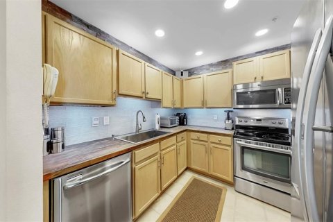 Condo in Tampa, Florida, 2 bedrooms  № 1751256 - photo 2
