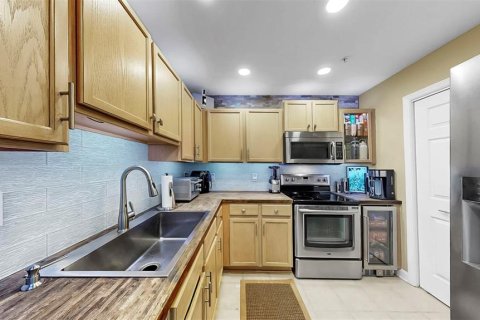 Condo in Tampa, Florida, 2 bedrooms  № 1751256 - photo 5