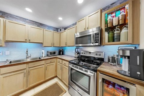 Condo in Tampa, Florida, 2 bedrooms  № 1751256 - photo 3