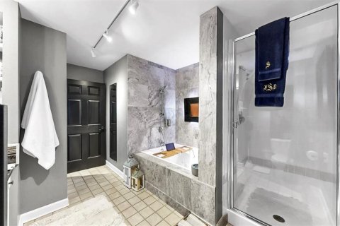 Condo in Tampa, Florida, 2 bedrooms  № 1751256 - photo 23