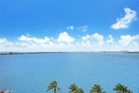 Condominio en venta en Miami, Florida, 3 dormitorios, 155.24 m2 № 2394466 - foto 14