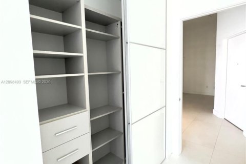 Condominio en venta en Miami, Florida, 3 dormitorios, 155.24 m2 № 2394466 - foto 8