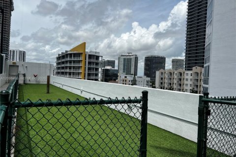 Condominio en venta en Miami, Florida, 3 dormitorios, 155.24 m2 № 2394466 - foto 30