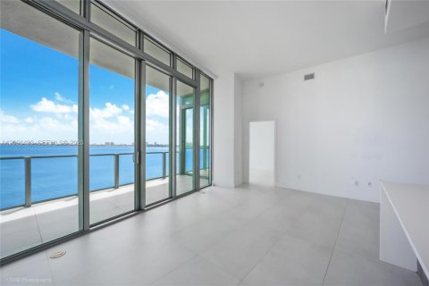 Condominio en venta en Miami, Florida, 3 dormitorios, 155.24 m2 № 2394466 - foto 3