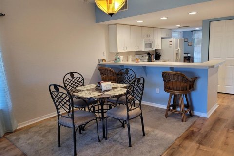 Condo in Rotonda, Florida, 2 bedrooms  № 681514 - photo 12
