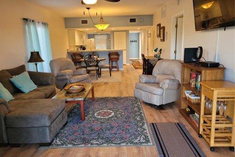 Condo in Rotonda, Florida, 2 bedrooms  № 681514 - photo 18