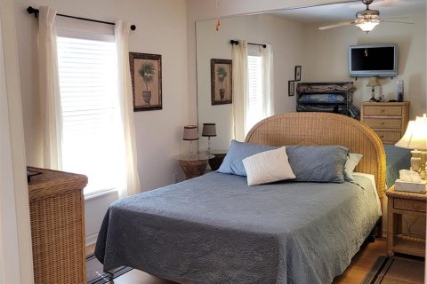 Condo in Rotonda, Florida, 2 bedrooms  № 681514 - photo 24
