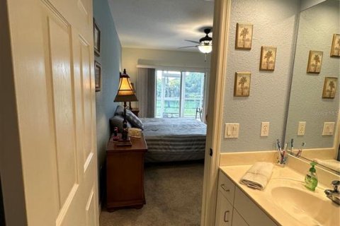 Condo in Rotonda, Florida, 2 bedrooms  № 681514 - photo 23