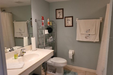 Condo in Rotonda, Florida, 2 bedrooms  № 681514 - photo 26