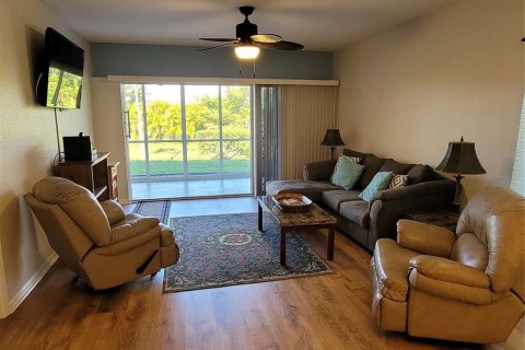 Condo in Rotonda, Florida, 2 bedrooms  № 681514 - photo 16