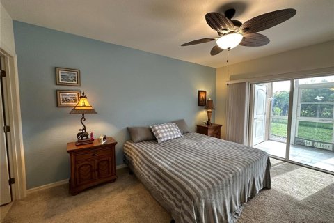 Condo in Rotonda, Florida, 2 bedrooms  № 681514 - photo 20