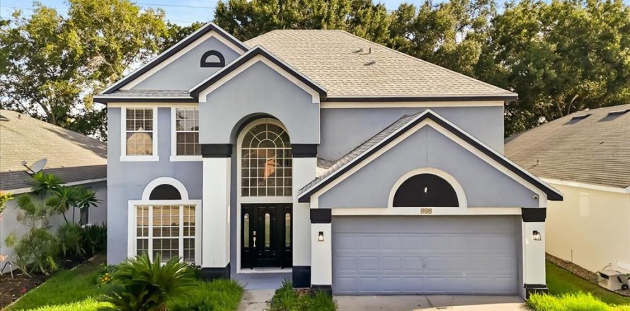 House in Lake Mary, Florida 4 bedrooms, 199 sq.m. № 1852598