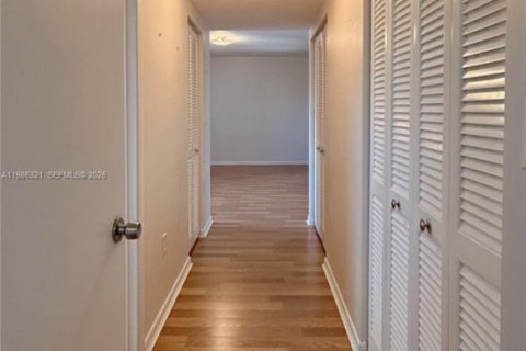 Купить кондоминиум в Майами, Флорида 2 спальни, 130.53м2, № 2047924 - фото 17