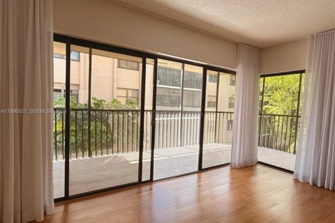 Купить кондоминиум в Майами, Флорида 2 спальни, 130.53м2, № 2047924 - фото 8