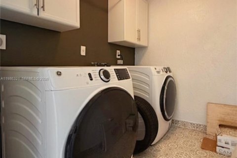 Купить кондоминиум в Майами, Флорида 2 спальни, 130.53м2, № 2047924 - фото 28