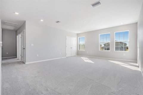 House in Wesley Chapel, Florida 4 bedrooms, 256.04 sq.m. № 1833010 - photo 11