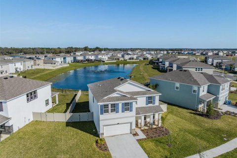 House in Wesley Chapel, Florida 4 bedrooms, 256.04 sq.m. № 1833010 - photo 20