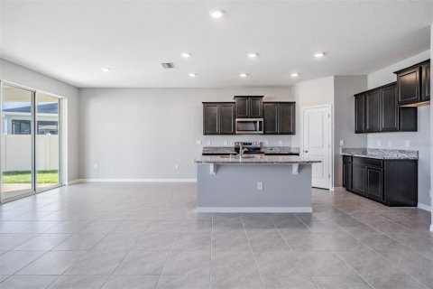 House in Wesley Chapel, Florida 4 bedrooms, 256.04 sq.m. № 1833010 - photo 3