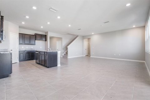House in Wesley Chapel, Florida 4 bedrooms, 256.04 sq.m. № 1833010 - photo 4