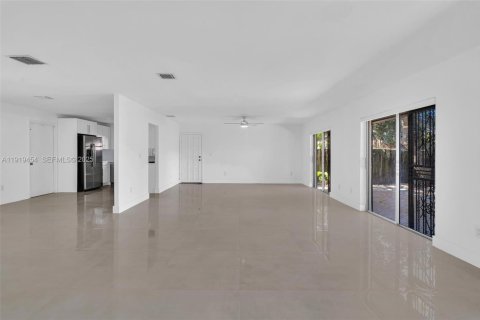 Villa ou maison à louer à Miami, Floride: 3 chambres, 190.64 m2 № 1983120 - photo 22