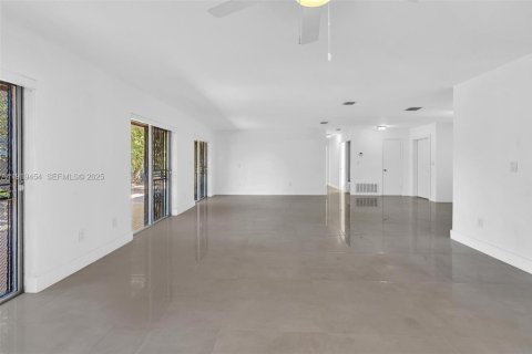 Villa ou maison à louer à Miami, Floride: 3 chambres, 190.64 m2 № 1983120 - photo 24