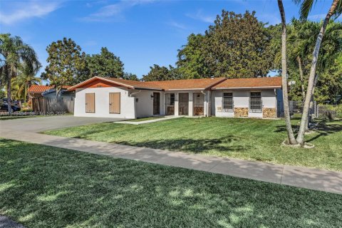 Villa ou maison à louer à Miami, Floride: 3 chambres, 190.64 m2 № 1983120 - photo 8