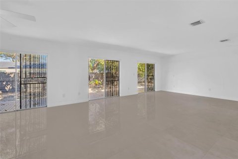 Villa ou maison à louer à Miami, Floride: 3 chambres, 190.64 m2 № 1983120 - photo 26