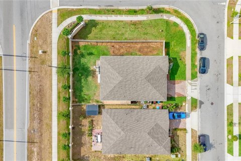 House in Haines City, Florida 4 bedrooms, 183.76 sq.m. № 1680434 - photo 5