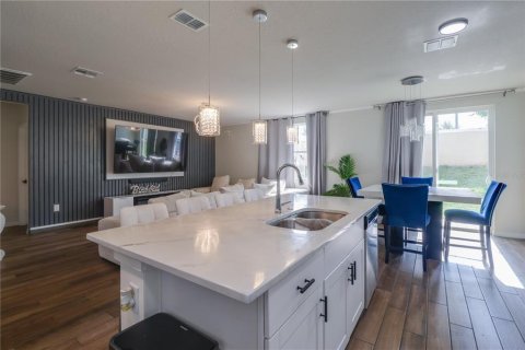 House in Haines City, Florida 4 bedrooms, 183.76 sq.m. № 1680434 - photo 12