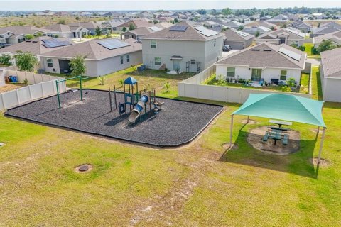 House in Haines City, Florida 4 bedrooms, 183.76 sq.m. № 1680434 - photo 7
