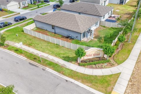 House in Haines City, Florida 4 bedrooms, 183.76 sq.m. № 1680434 - photo 4