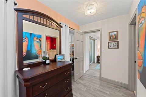 Propiedad comercial en venta en Sarasota, Florida, 6 dormitorios, 324.51 m2 № 1684647 - foto 28