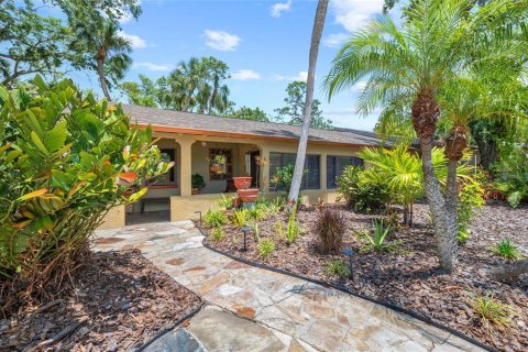 Propiedad comercial en venta en Sarasota, Florida, 6 dormitorios, 324.51 m2 № 1684647 - foto 2