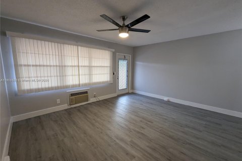 Copropriété à vendre à Deerfield Beach, Floride: 1 chambre, 54.35 m2 № 2088624 - photo 2