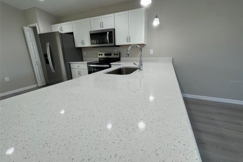 House in Belleview, Florida 3 bedrooms, 109.72 sq.m. № 1590657 - photo 5