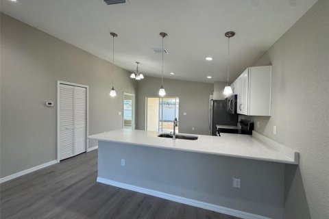 House in Belleview, Florida 3 bedrooms, 109.72 sq.m. № 1590657 - photo 6